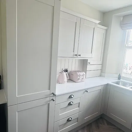 Charming Riverside With Parking Apartment Kendal